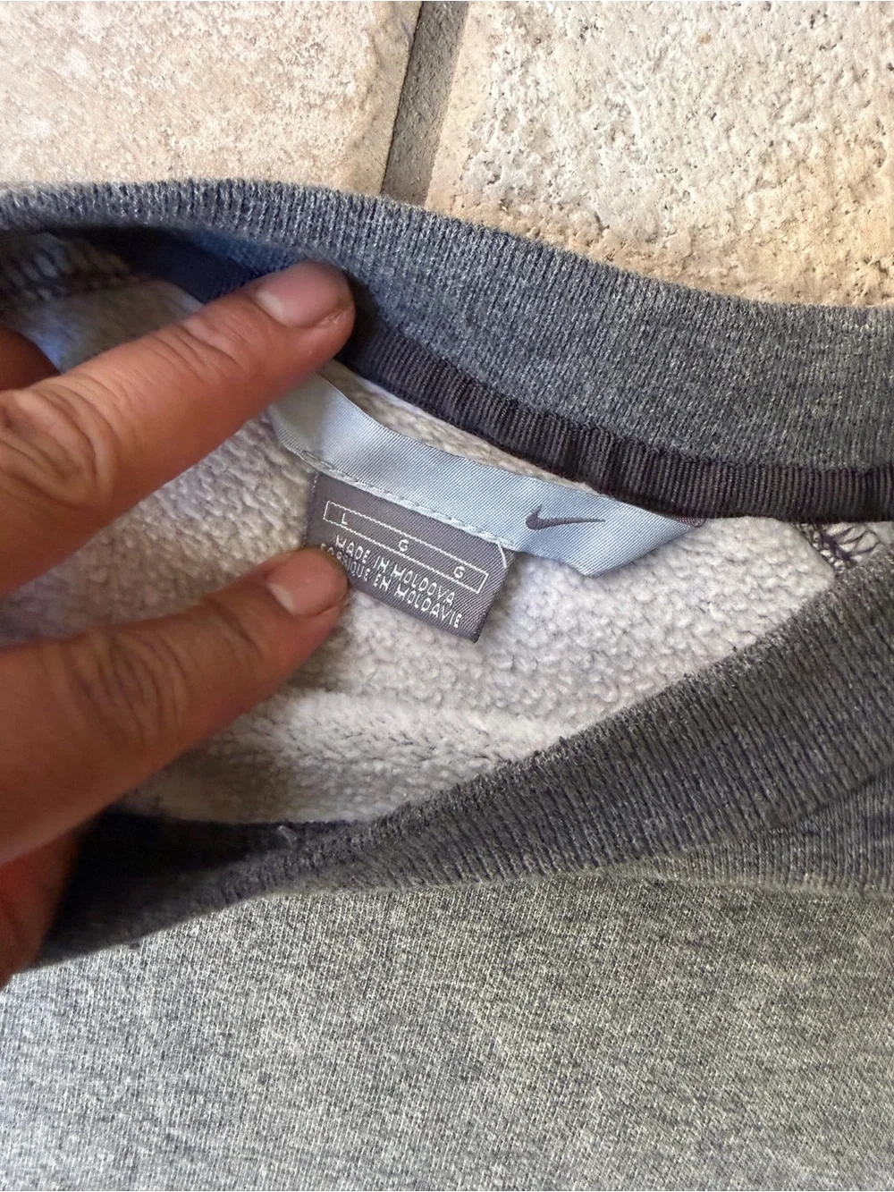 Nike Men’s Dark Gray Crewneck Sweatshirt